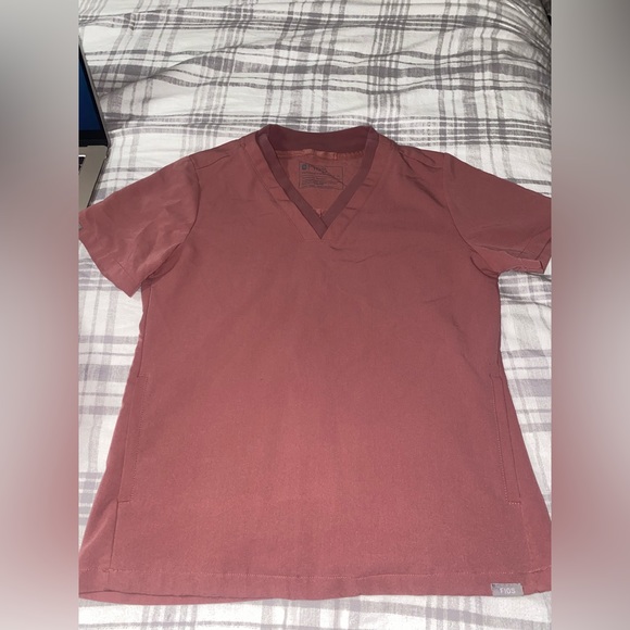 FIGS TECHNICAL COLLECTION SCRUB TOP SIZE M. - Picture 1 of 2